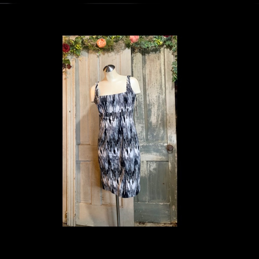 NEW Calvin Klein Black & White Dress size 8